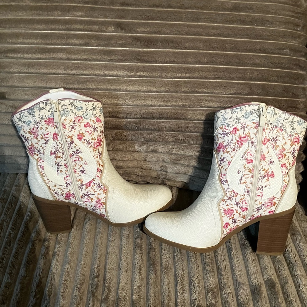 torrid Cream Western Ankle Boots with Pink Floral Panels - Picture 5 of 6